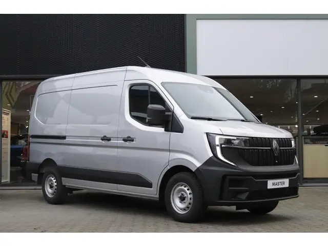 Renault Master T35 2.0 dCi 130 L2H2 Advance 2024 Diesel 31