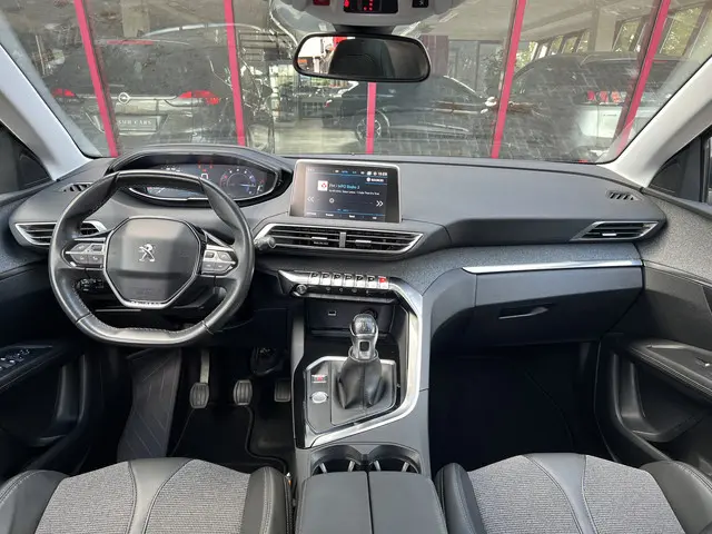 Peugeot 3008 1.2 PureTech Première 2016 Benzine 16