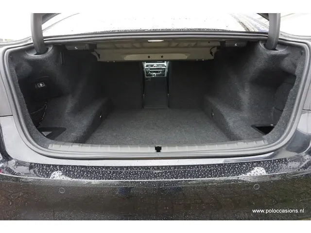 BMW 5 Serie 540i High Executive 2017 Benzine 26