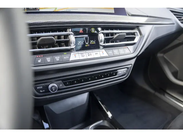 BMW 1 Serie 5-deurs 118i 2024 Benzine 33
