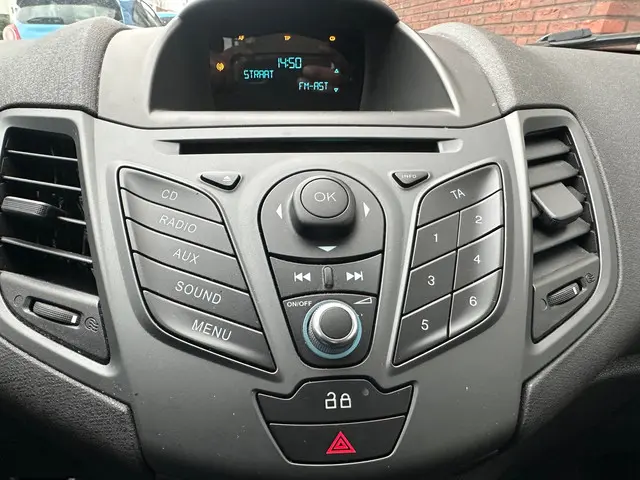 Ford Fiesta 1.0 Style / Airco / AUX / NAP 2013 Benzine 10