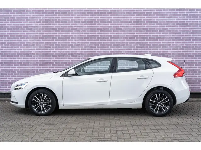 Volvo V40 T2 Polar+ 2019 Benzine 9