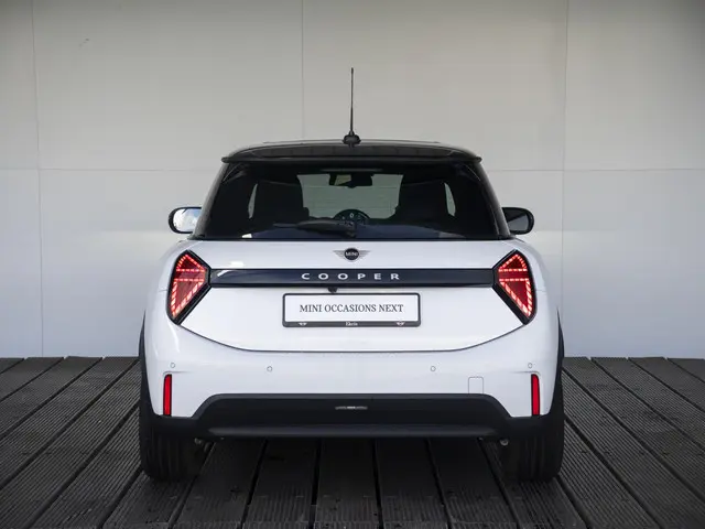 MINI 3-Deurs C 2024 Benzine 5