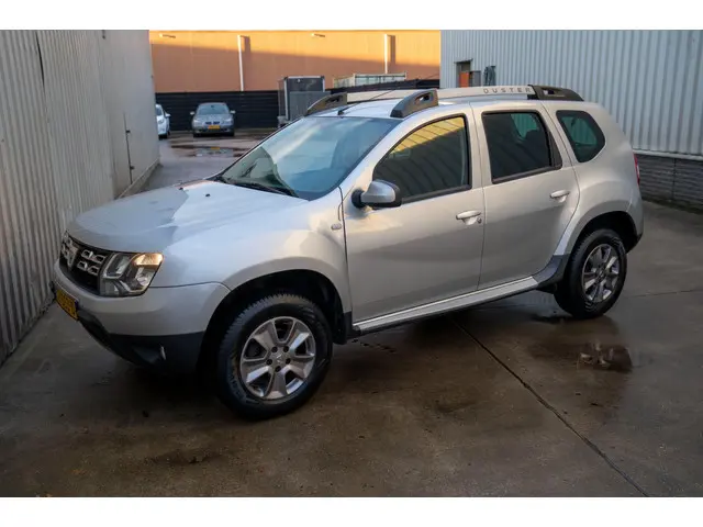 Dacia Duster 1.2 TCe 4x2 Lauréate 2015 Benzine 8