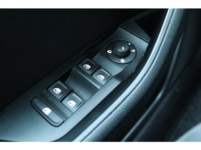 Škoda Superb 1.6 TDI AMBITION BUSINESS 2018 Diesel 23