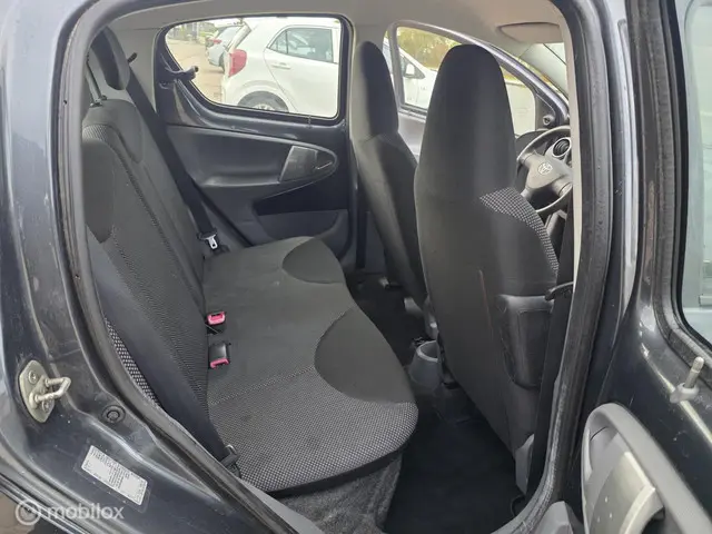 Toyota Aygo 1.0 -12V ComfortLine 2021 Benzine 8