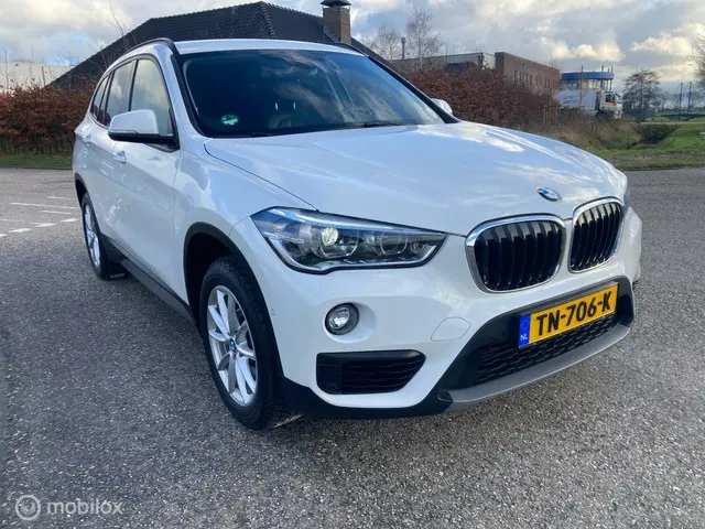 BMW X1 20i High Executive leder aut camera 2018 Benzine 12