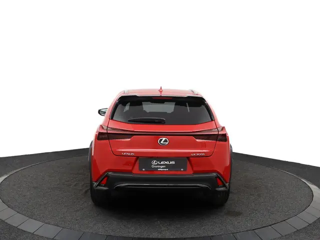 Lexus UX 300h F SPORT Design 2024 Hybride Benzine 54
