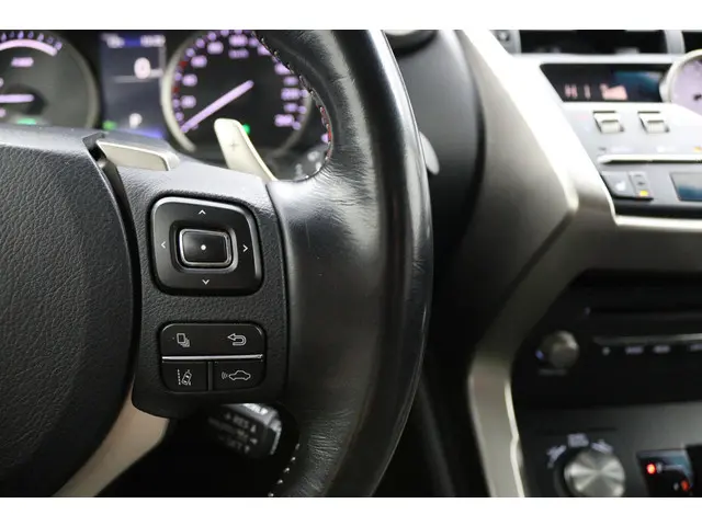 Lexus NX 300h AWD Luxury Line 2018 Hybride Benzine 19