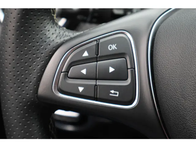 Mercedes-Benz A-Klasse 180 Ambition 2016 Benzine 32