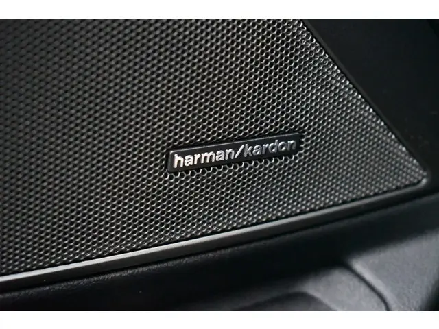 BMW 3 Serie Touring 330e M-Sport 2025 Hybride Benzine 18