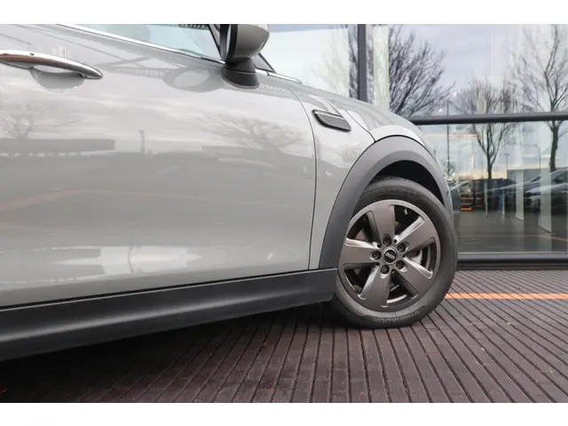 MINI 5-Deurs Cooper 2021 Benzine 9