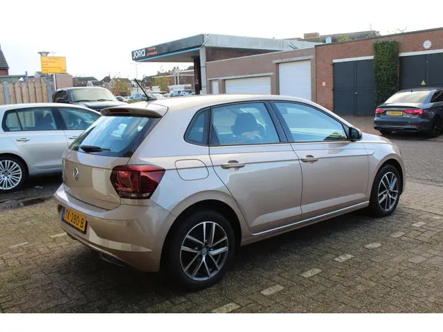 Volkswagen Polo 1.0 TSI Comfortline 2018 Benzine 3