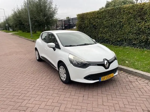 Renault Clio 1.2 Collection 2014 Benzine 3