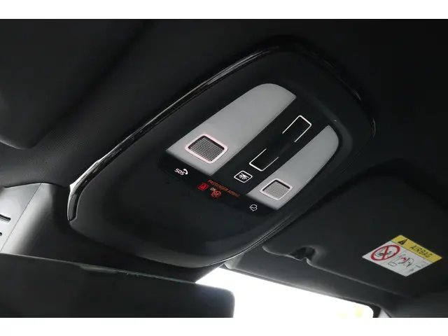 Volvo V60 2.0 B3 Plus Dark 2024 Benzine 18
