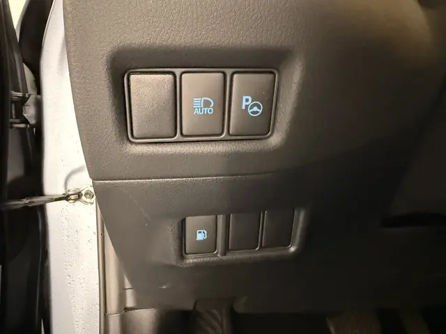 Toyota C-HR 1.8 Hybrid Bi-Tone 2021 Hybride Benzine 12