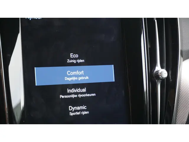 Volvo V60 2.0 T5 250pk R-Design 2019 Benzine 22