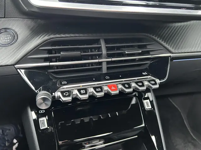 Peugeot 2008 1.2 Hybrid 145 PK GT 2025 Hybride Benzine 29