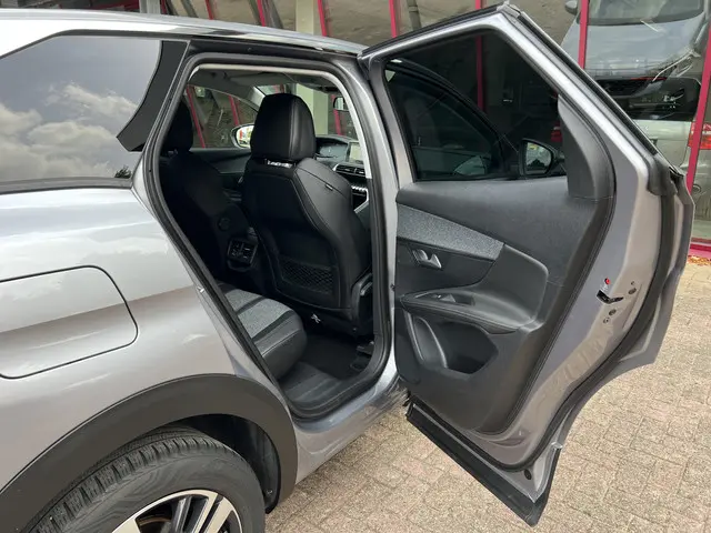 Peugeot 3008 1.6 e-THP GT Line 2017 Benzine 25