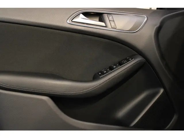 Mercedes-Benz B-Klasse 180 Ambition 2018 Benzine 18