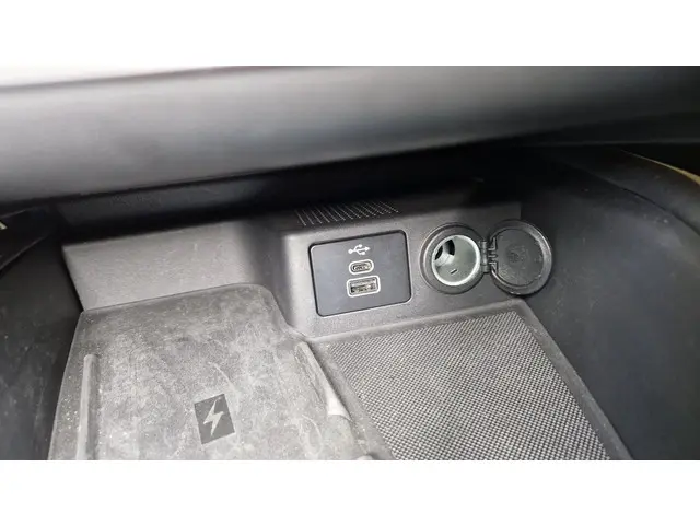 Ford Focus 1.0 EcoBoost Hybrid Titanium X 2023 Benzine 29