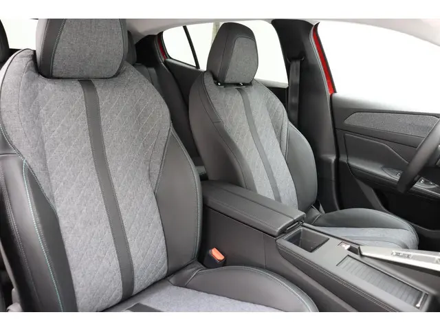 Peugeot 408 1.2T 130pk Allure Pack Automaat 2023 Benzine 10