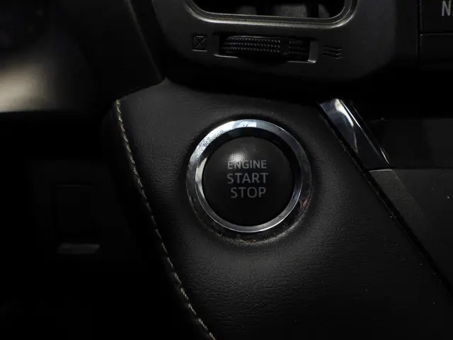 Toyota RAV4 2.0 Executive Business 4WD 2014 Benzine 17