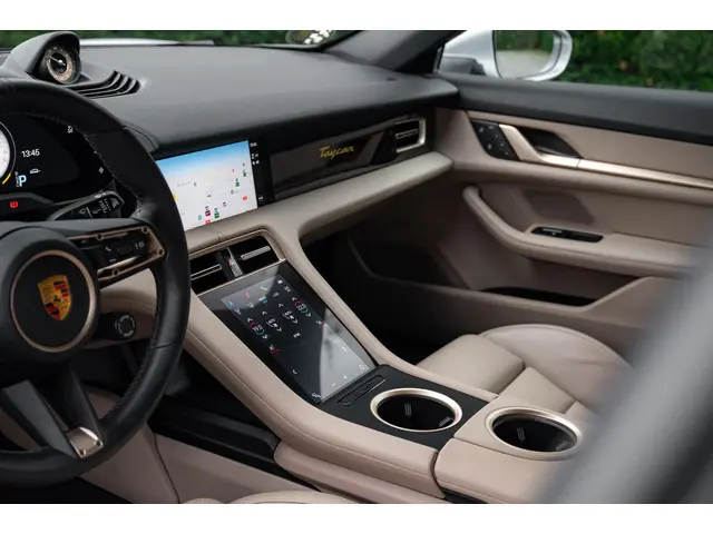 Porsche Taycan Performance 2021 Elektrisch 22