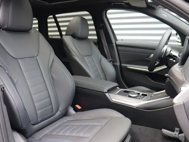 BMW 3 Serie Touring 330e 2025 Hybride Benzine 8