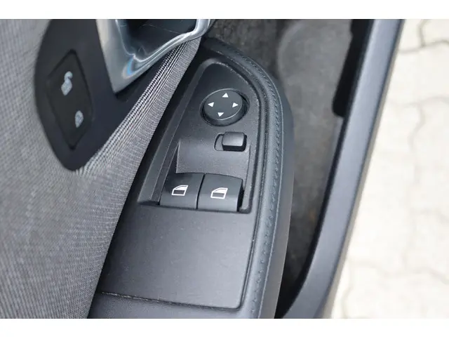 BMW i3 Basis 120Ah 42 kWh 2020 Elektrisch 18