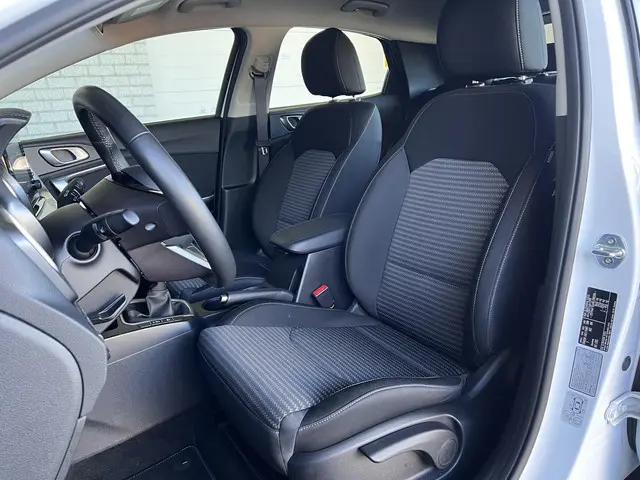 Kia XCeed 1.5 T-GDI DynamicLine 2022 Benzine 26