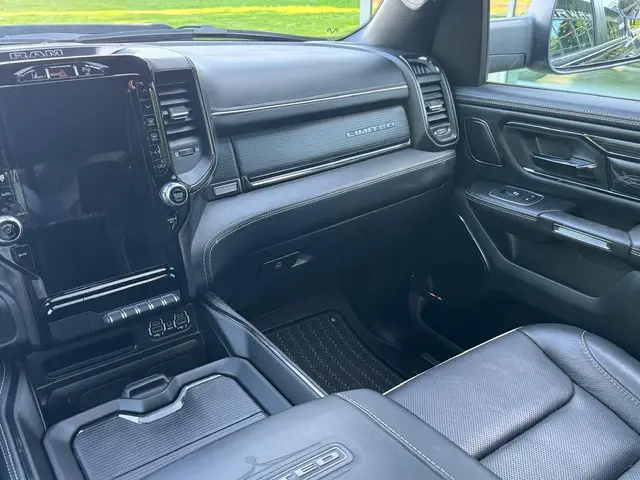 RAM 1500 5.7 Limited Night NL-AUTO 2023 LPG/Gas 17