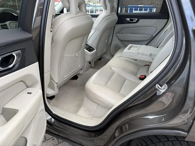 Volvo XC60 2.0 T5 Luxury-line 2018 Benzine 13