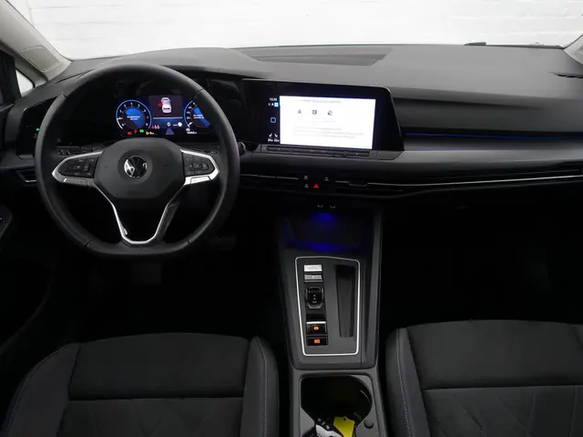 Volkswagen Golf 1.5 eTSI R Line Aut- 2020 Hybride Benzine 8