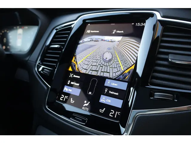 Volvo XC90 B6 AWD R-Design 2022 Benzine 48