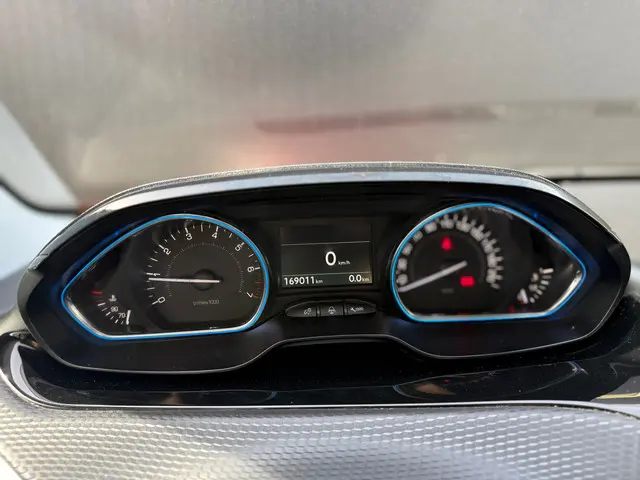 Peugeot 2008 1.2 PureTech Allure 2018 Benzine 50