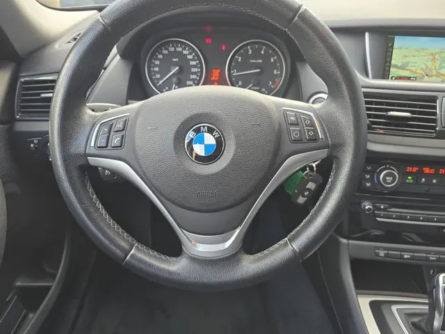 BMW X1 sDrive20i Business 2013 Benzine 10