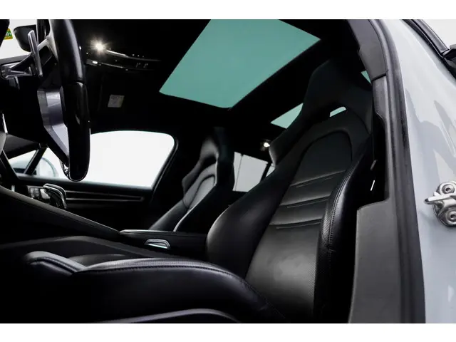 Porsche Panamera Sport Turismo 2.9 4S 2018 Benzine 2