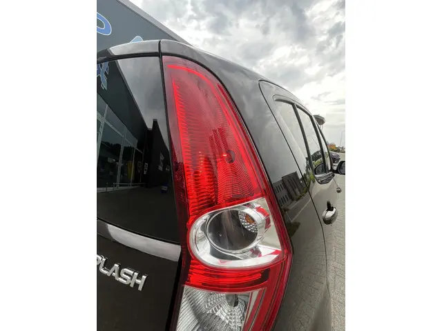 Suzuki Splash 1.2 Exclusive EASSS 2014 Benzine 29