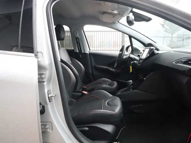 Peugeot 208 1.2 PureTech GT-line Automaat 2018 Benzine 7