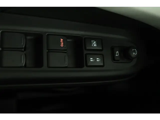 Suzuki Swift 1.2 Style Smart Hybrid 2025 Benzine 26