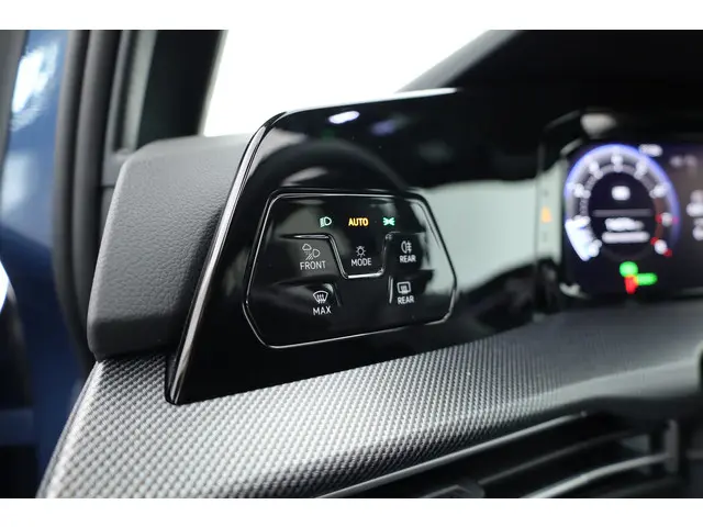 Volkswagen Golf Variant 1.5 eTSI R-Line DSG 2024 Benzine 8