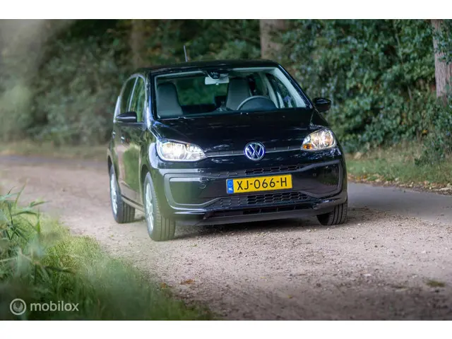 Volkswagen up! 1.0 BMT move up! 2019 Benzine 11