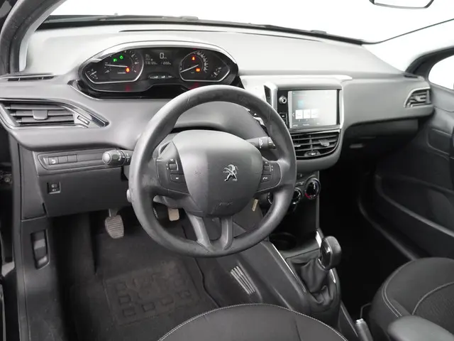 Peugeot 208 1.2 PureTech Blue Lion 2017 Benzine 12