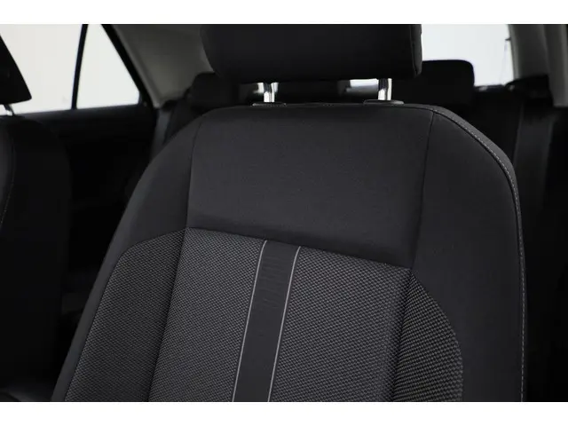 Volkswagen T-Roc 1.5TSI/150PK Life DSG 2025 Benzine 18