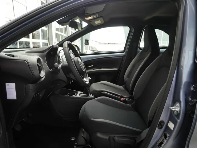 Toyota Aygo X 1.0 VVT-i MT Play 2024 Benzine 9