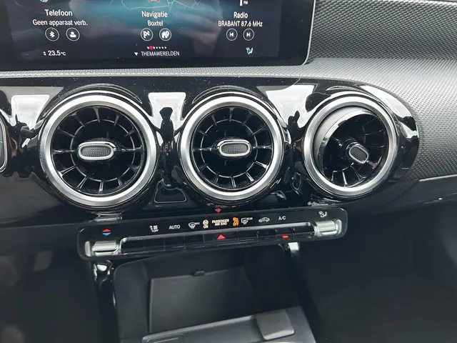Mercedes-Benz A-Klasse 220 Premium 2019 Benzine 20