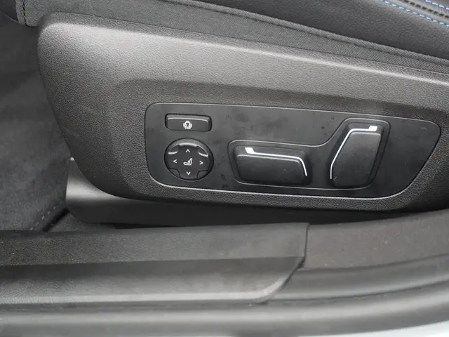 BMW 3 Serie 330e Sedan 2025 Hybride Benzine 23