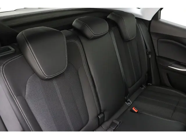 Opel Grandland 1.2 Turbo GS 2023 Benzine 15