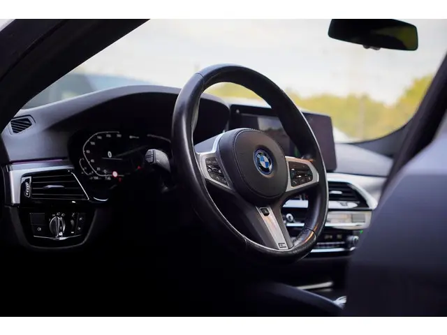 BMW 5 Serie 530e High Executive 2022 Hybride Benzine 6